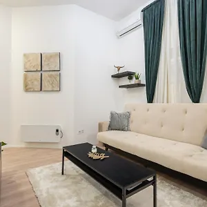 Kl31 - Urban Escape - Prime Location - Klauzal Square By Bqa Boedapest