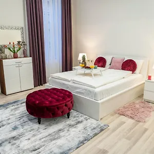 City Centre Deluxe דירה